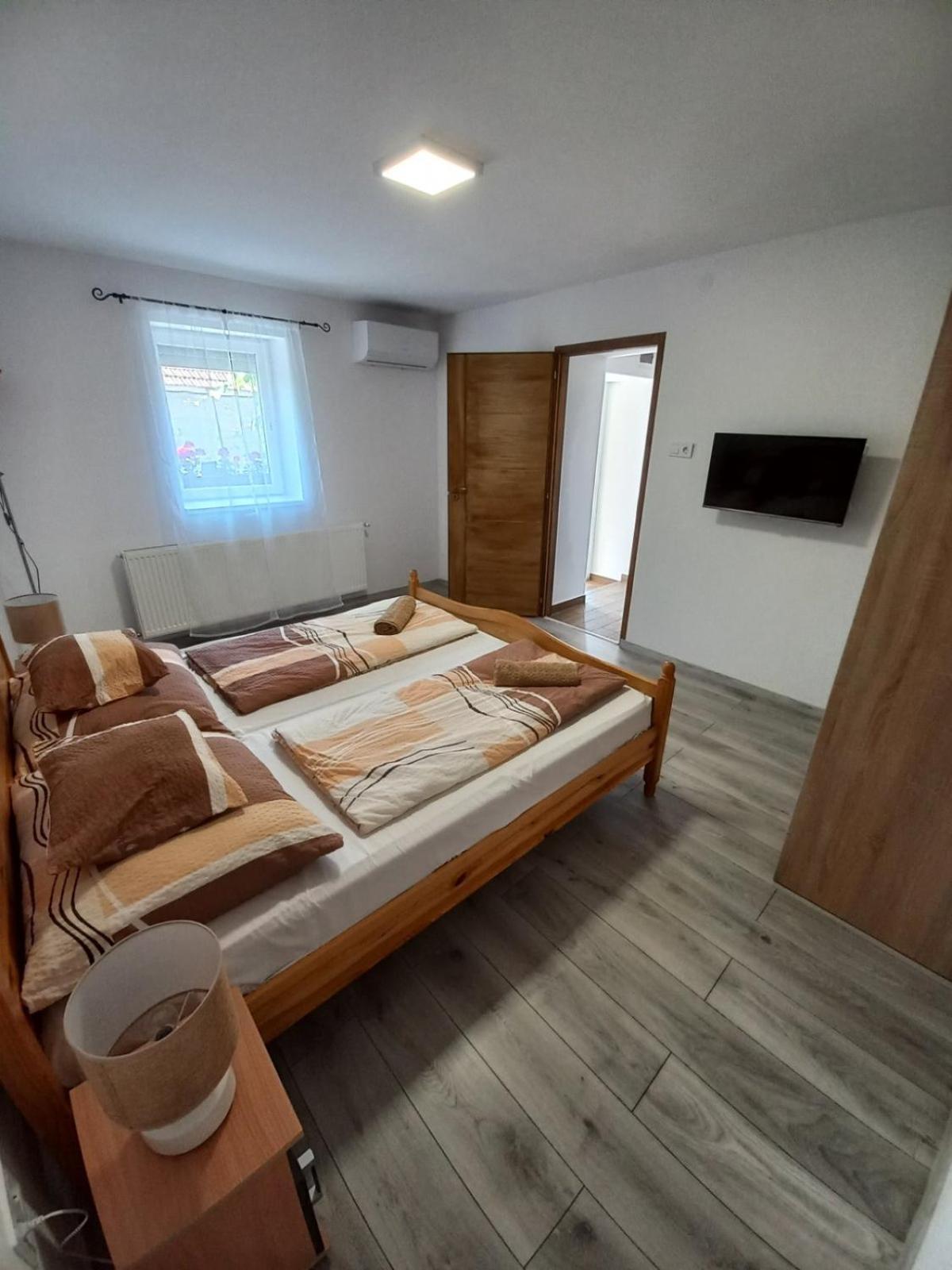 Oazis Apartman Sárospatak Eksteriør billede